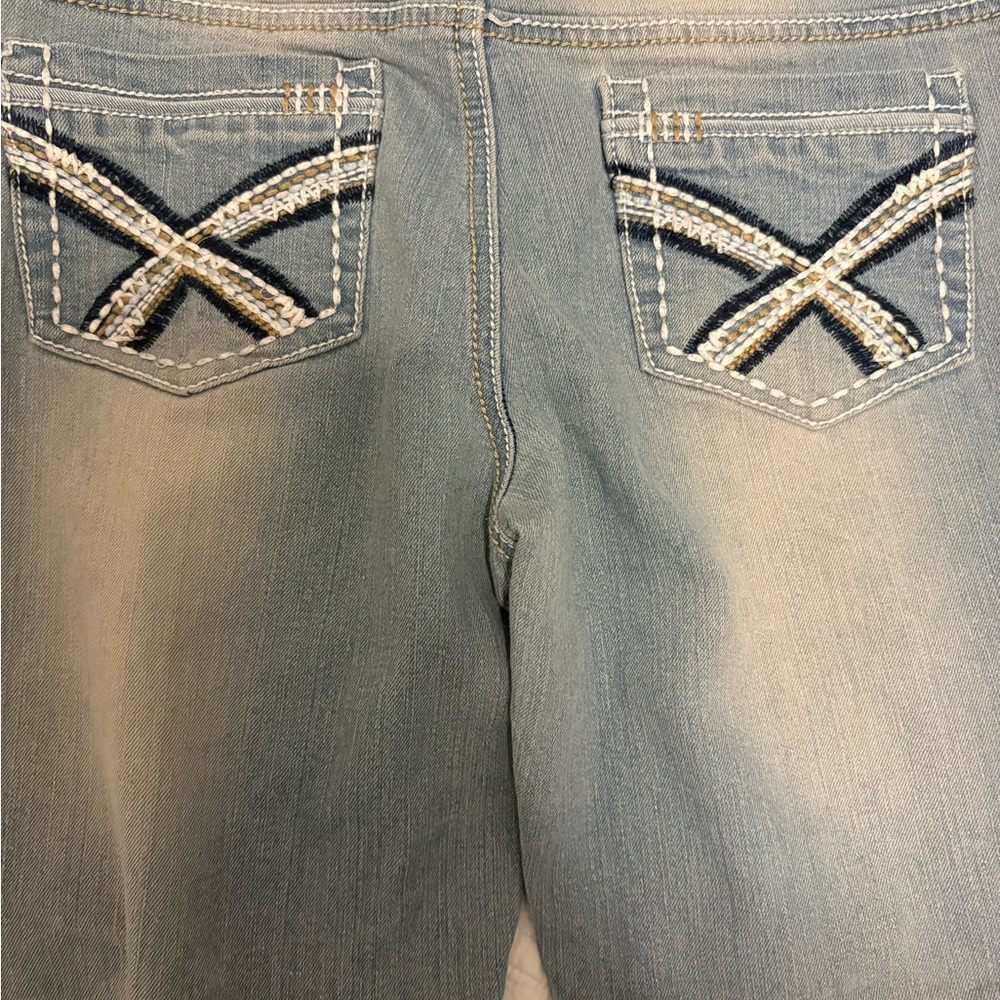 Eighty Eight womans Faded Blue Jeans - Picture 3 of 4